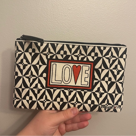 Brighton cosmetic pouch - Picture 1 of 1